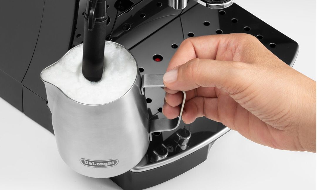 Ekspres do kawy ciśnieniowy DeLonghi z młynkiem