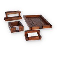 Zestaw drewnianych akcesoriów na biurko 4 elementy. Wooden Manufacture