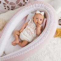 kokon niemowlęcy różowy z koronką WAFFLE EXCLUSIVE