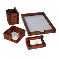 Zestaw drewnianych akcesoriów na biurko 4 elementy. Wooden Manufacture