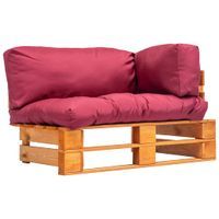 Sofa ogrodowa z palet z czerwonymi poduszkami, sosna